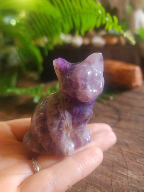 Dream Amethyst Cat Carving - Carving Australia