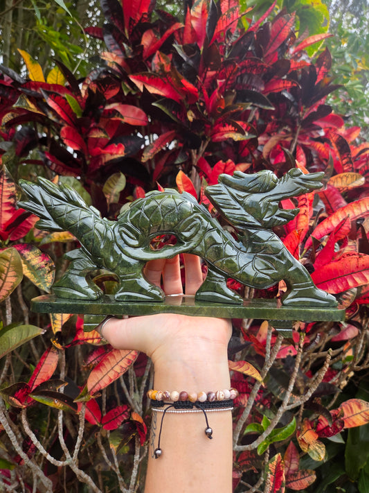 Green Xiuyan Jade Crystal Dragon Carving