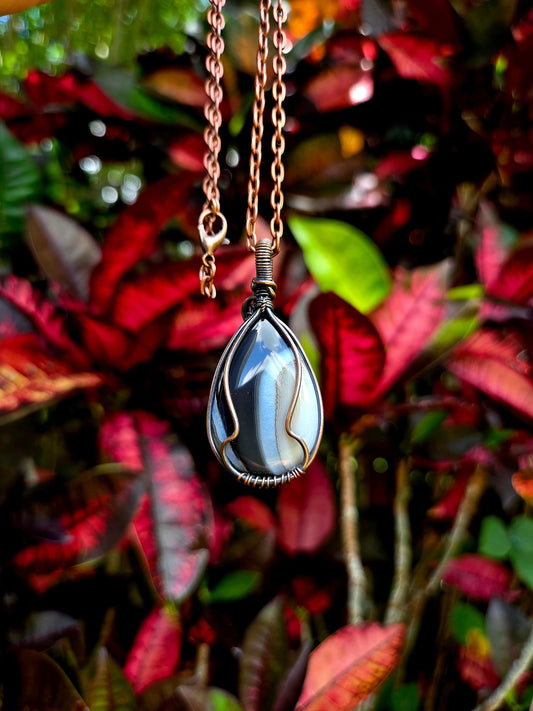 Jewellery Black Banded Onyx Copper Wire Wrapped Pendant Necklace