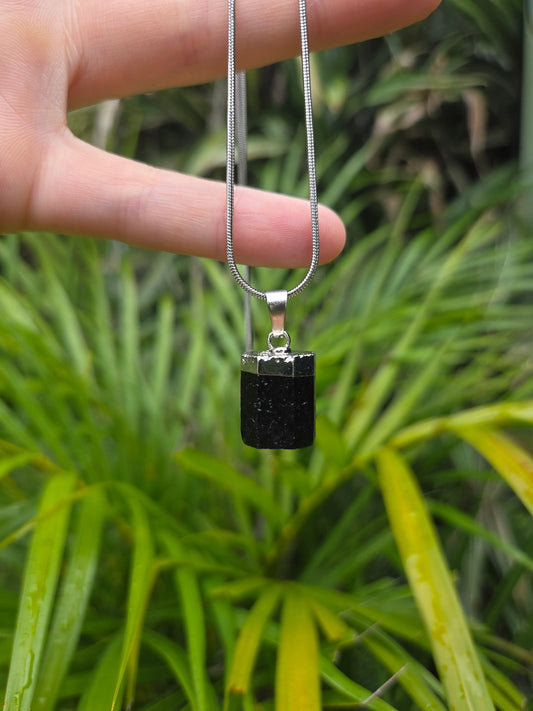 Jewellery Black Tourmaline Silver Pendant Necklace