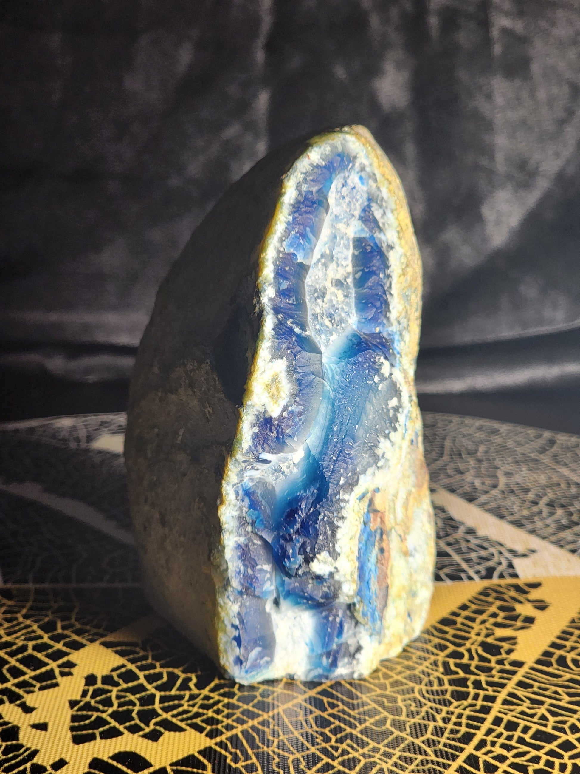 Crystals Blue Agate Geode Cave 461g Australia