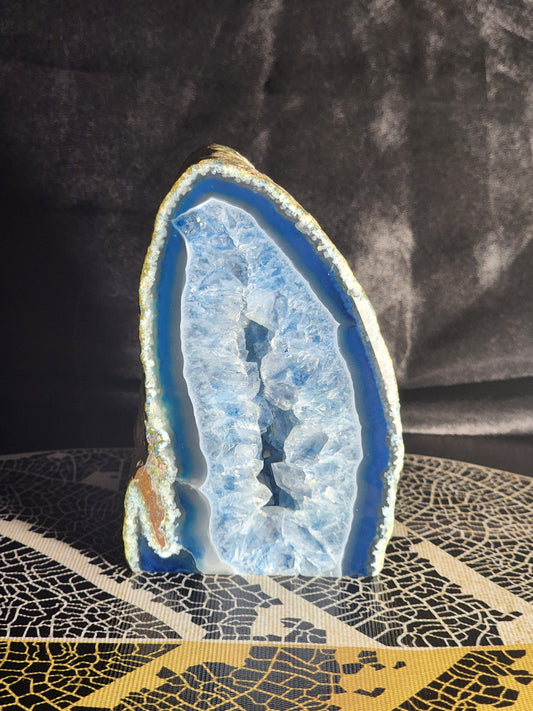 Crystals Blue Agate Geode Cave 461g Australia