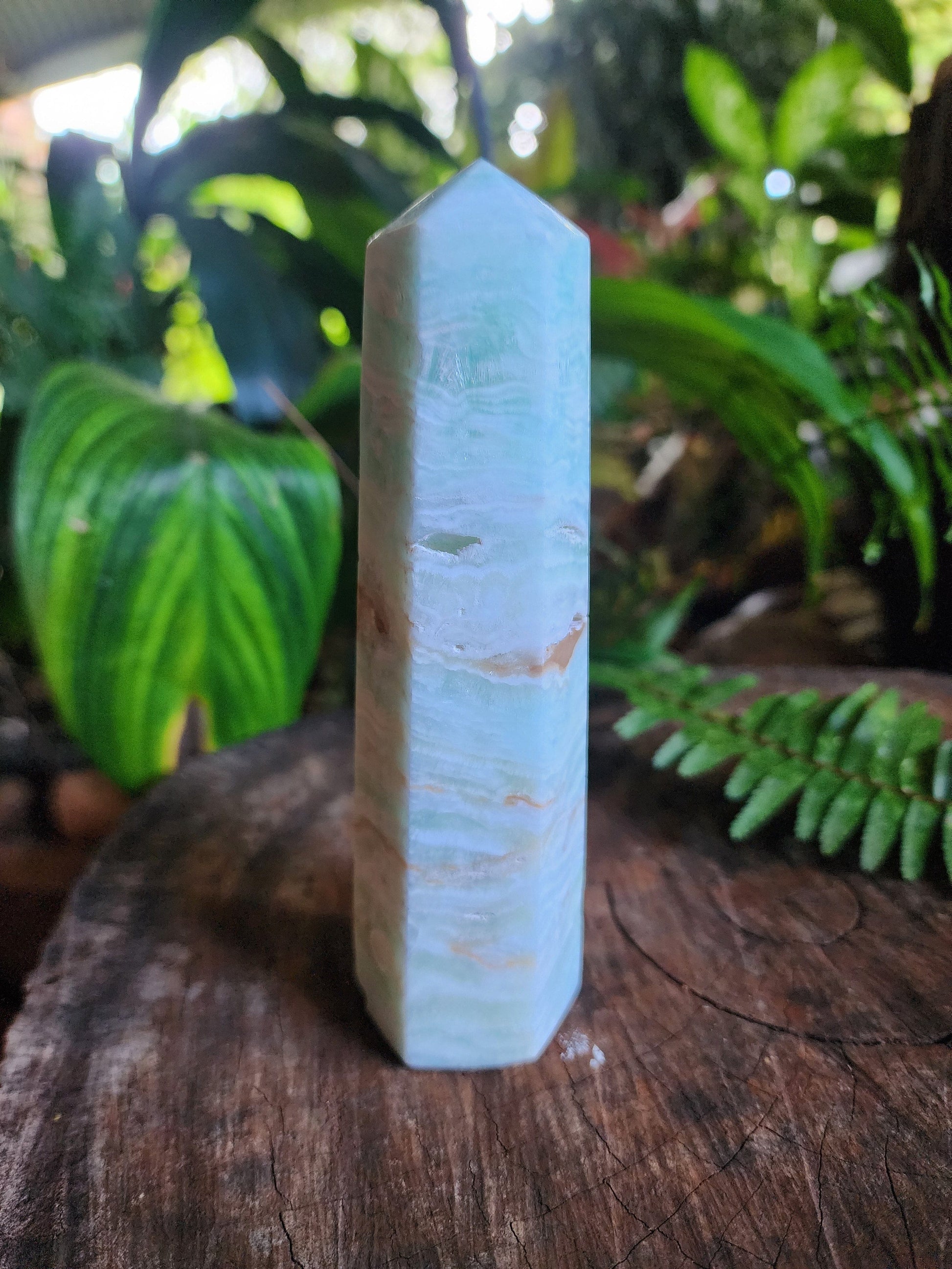 Crystals Caribbean Calcite Tower Point 312g