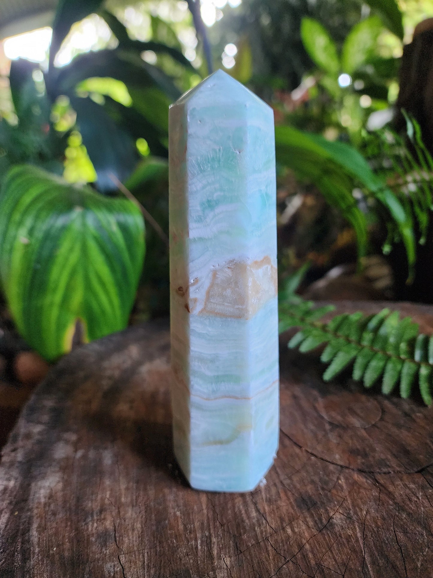 Crystals Caribbean Calcite Tower Point 312g