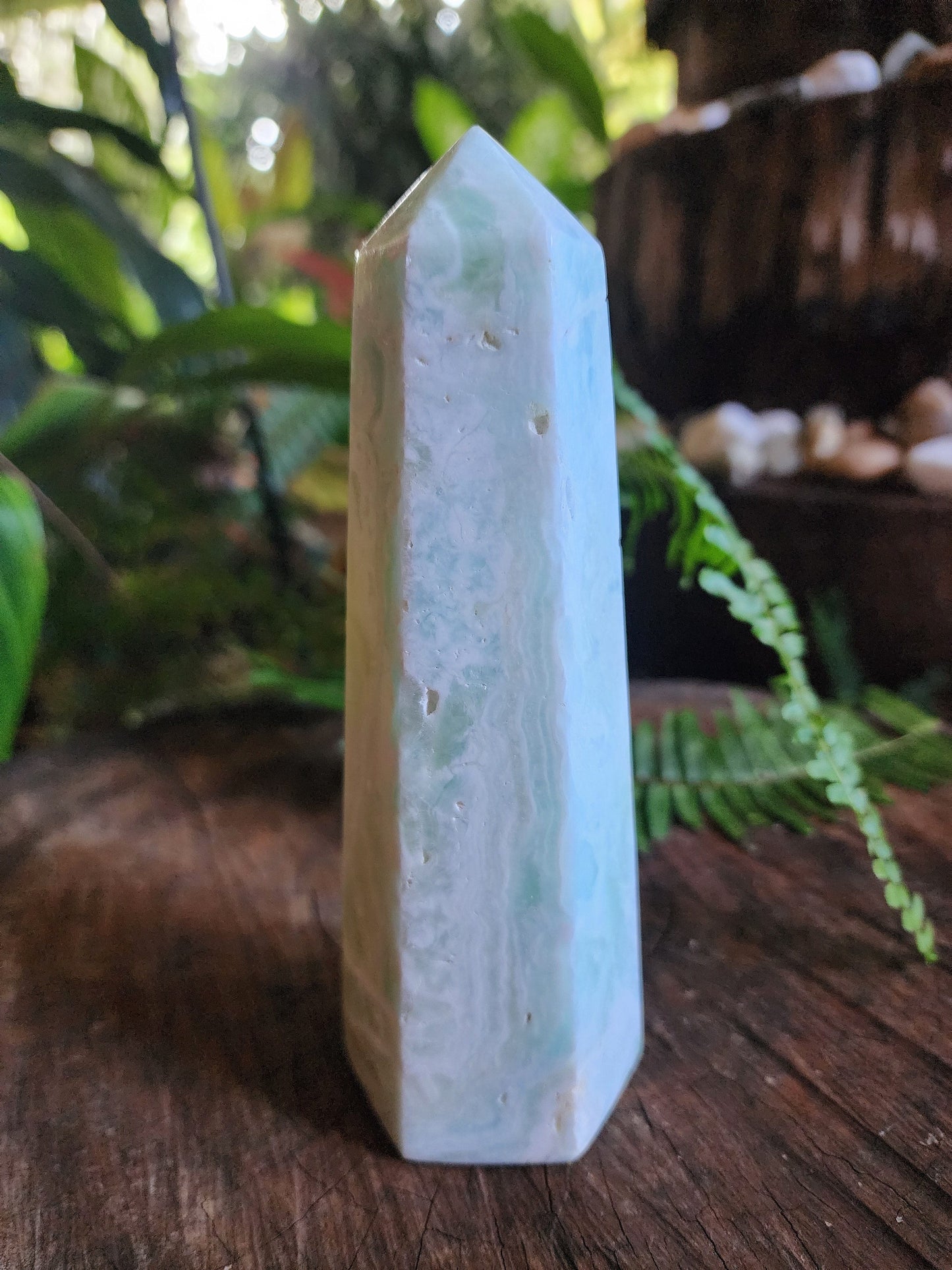 Crystals Caribbean Calcite Tower Point 500g