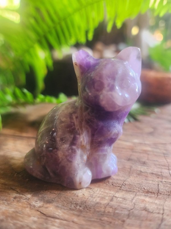 Dream Amethyst Cat Carving - Carving Australia