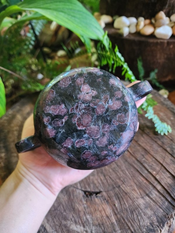 Garnet Bowl Crystal Carving - Carving Australia