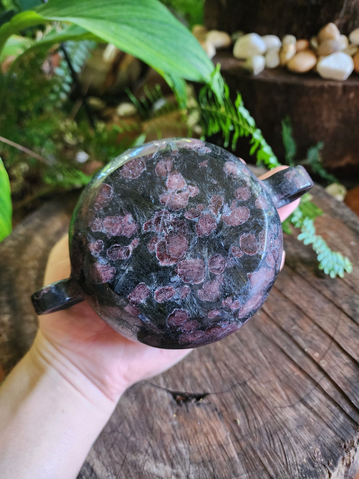 Carving Garnet Bowl Crystal Carving