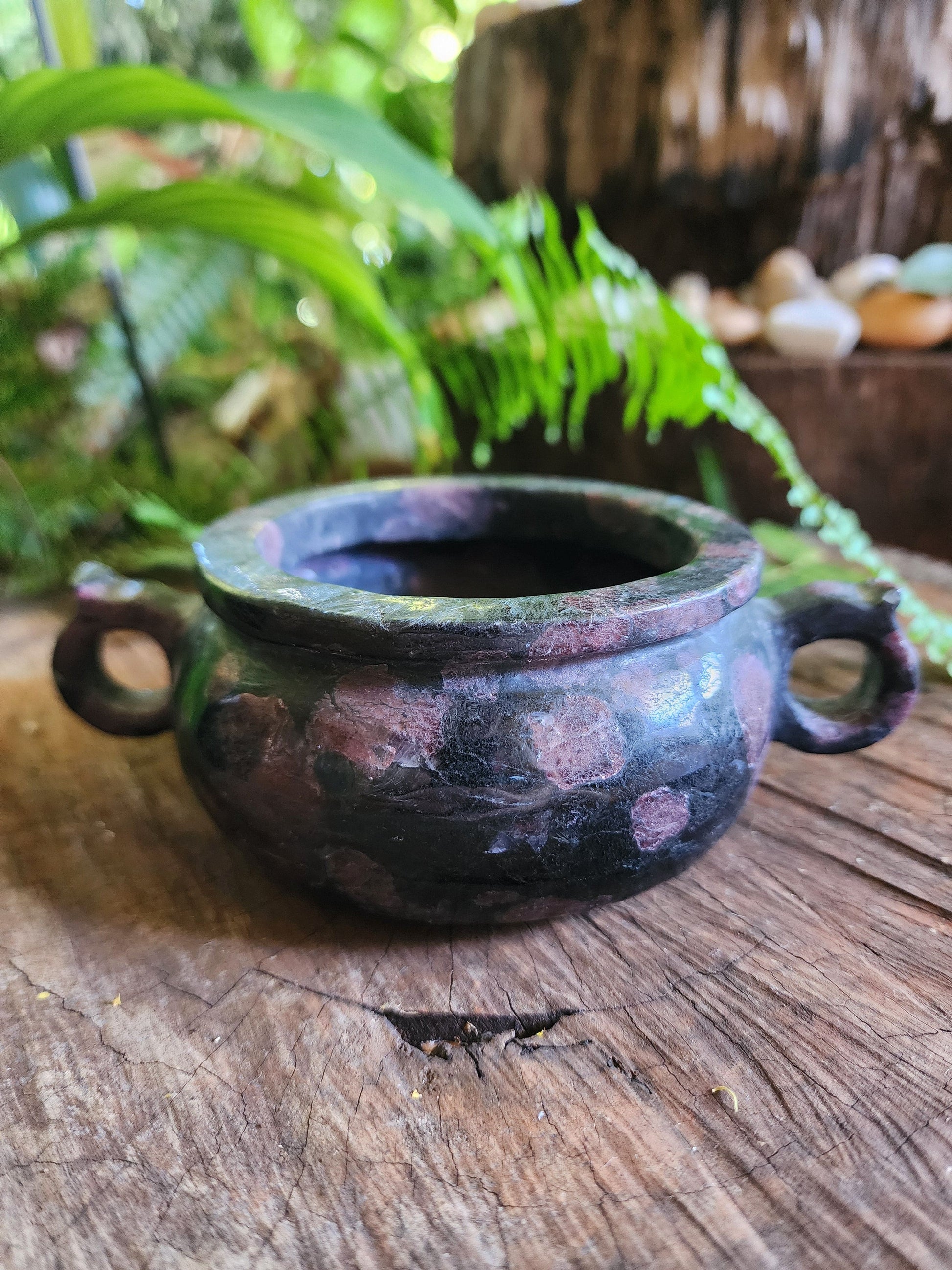 Carving Garnet Bowl Crystal Carving