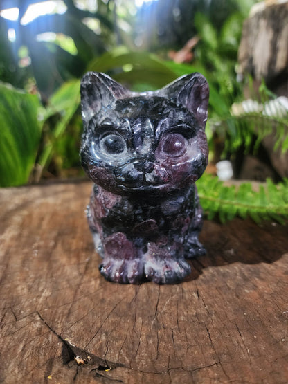 Carving Garnet Cat Carving