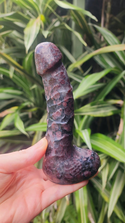 Carving Garnet Penis Crystal Carving