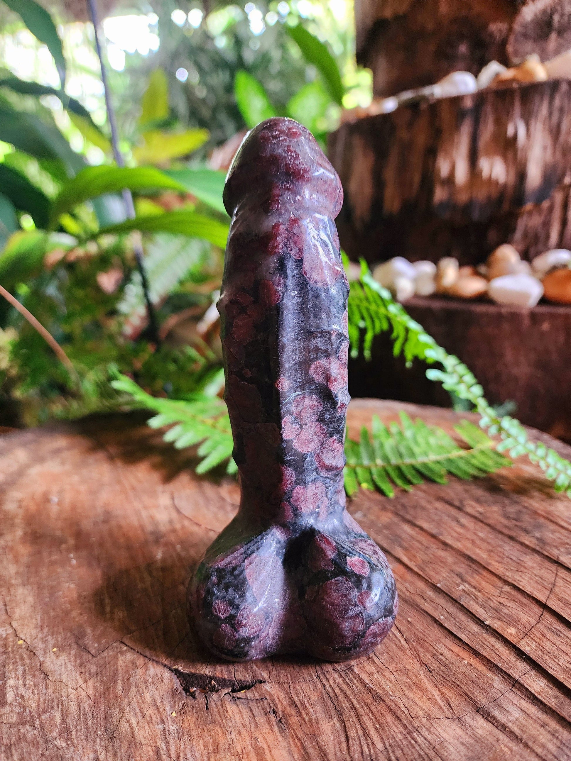 Carving Garnet Penis Crystal Carving