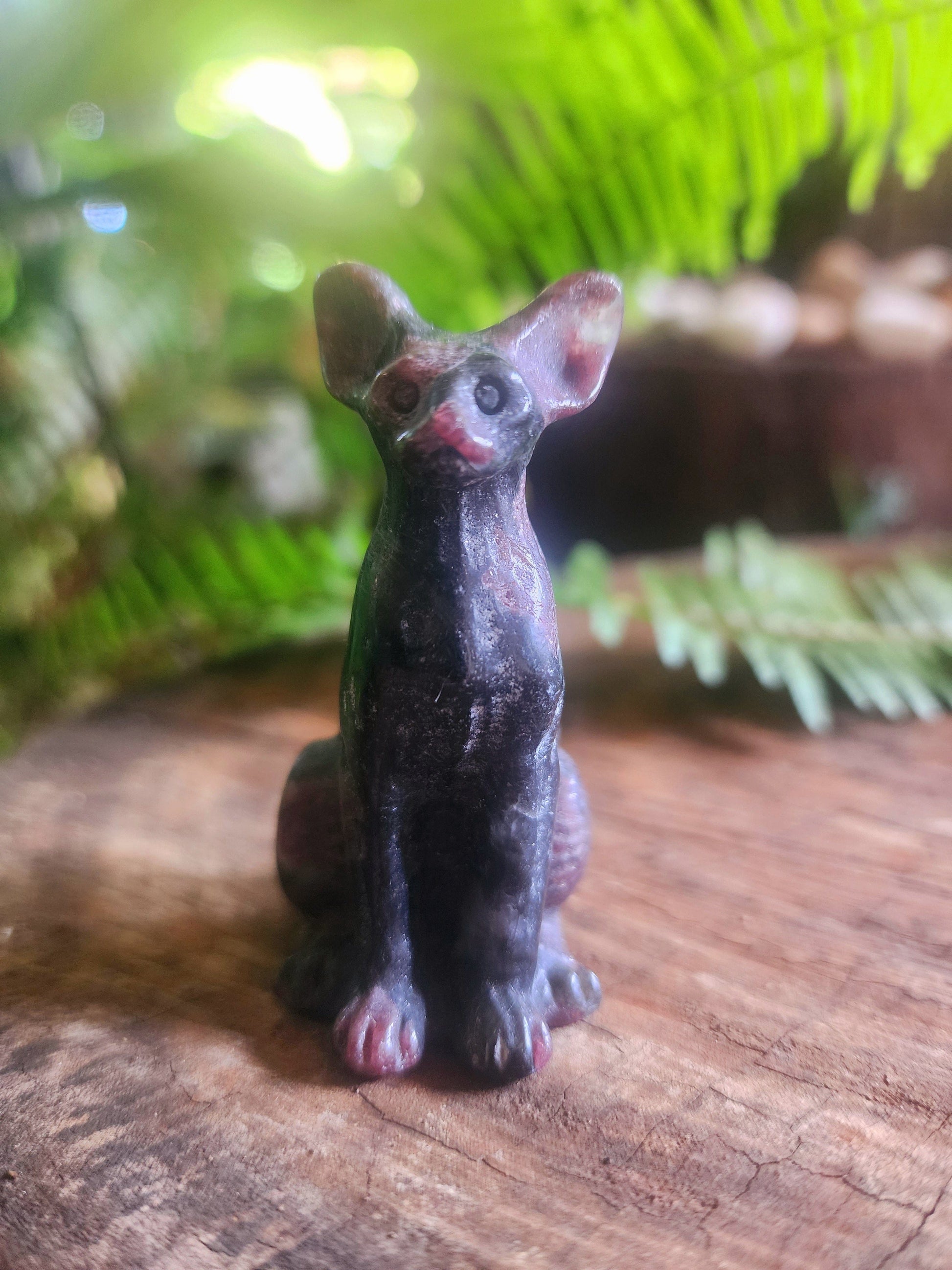 Carving Garnet Sphynx Cat Carving