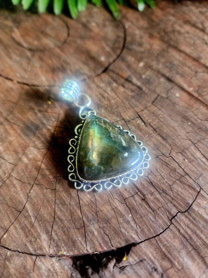 Crystals Labradorite Pendant Necklace With Chain