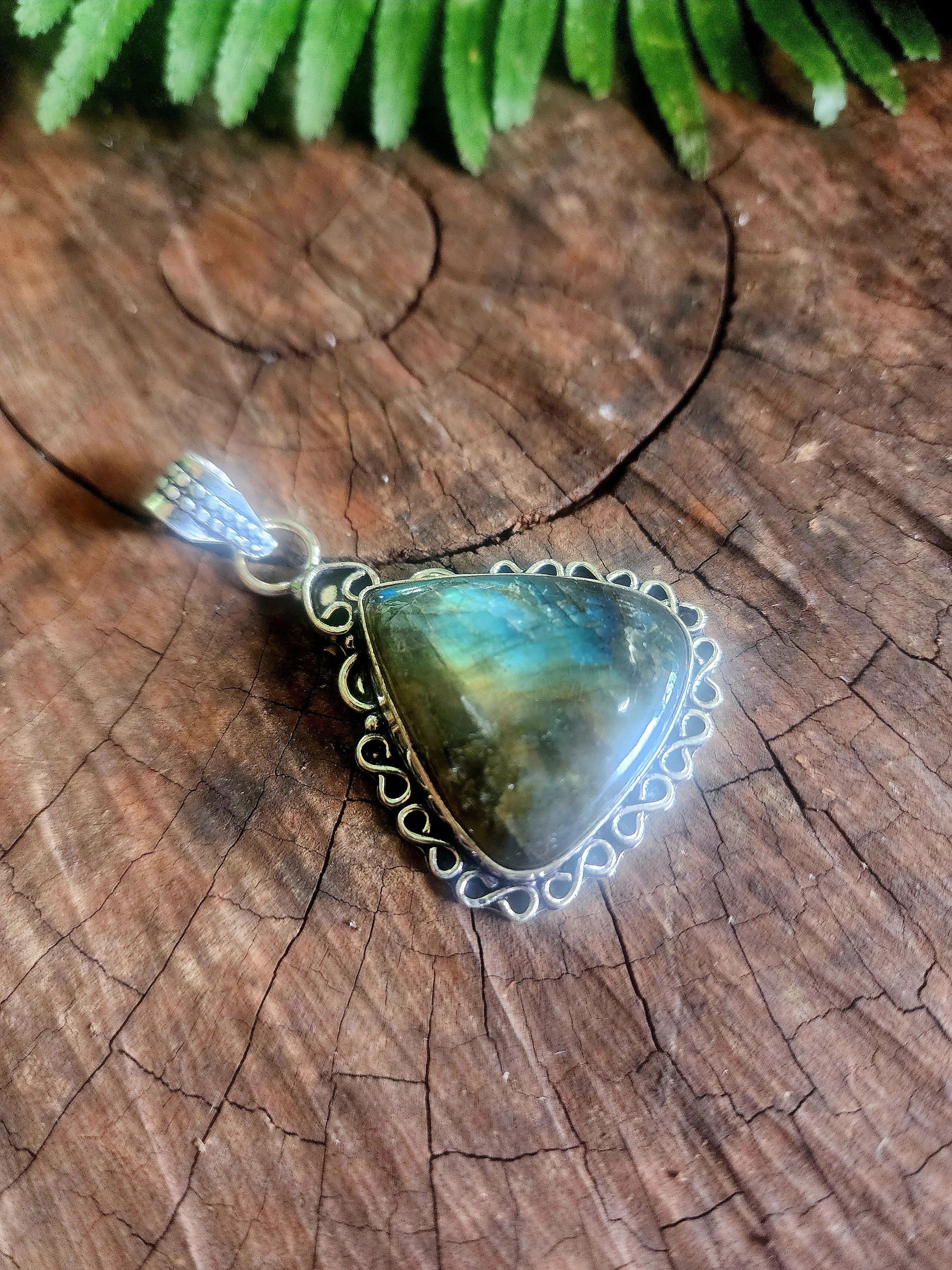 Crystals Labradorite Pendant Necklace With Chain