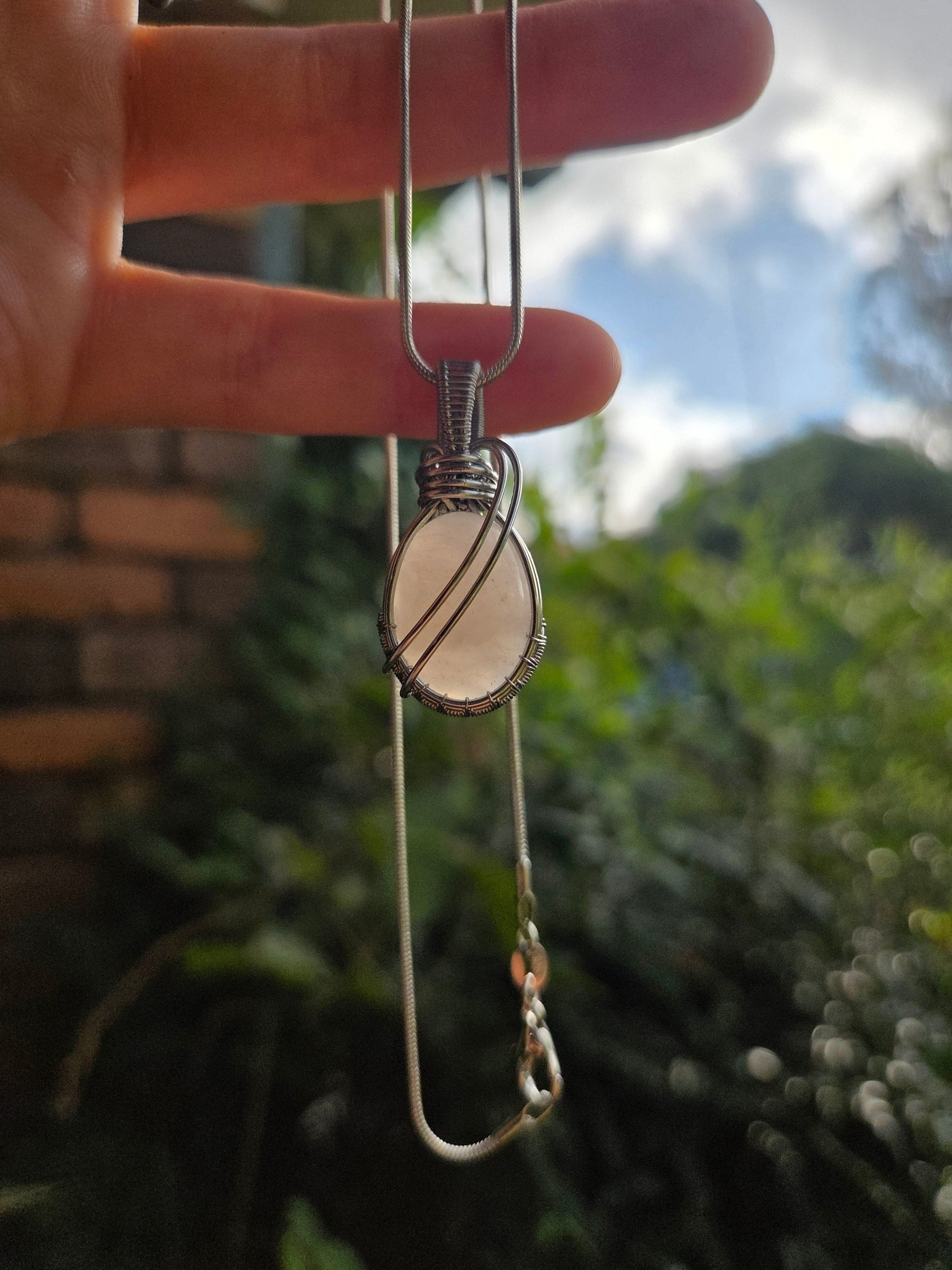 Jewellery Rose Quartz Silver Wire Wrapped Pendant Necklace
