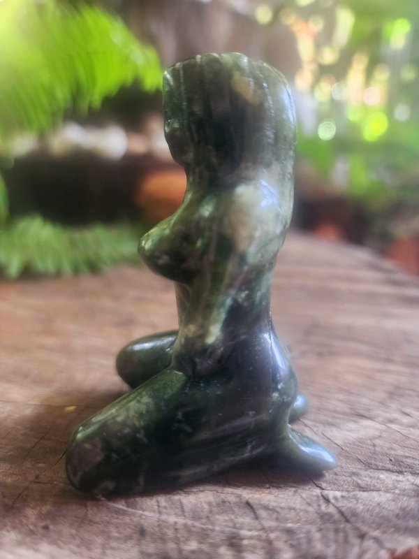 Xiuyan Jade Woman Carving - Carving Australia
